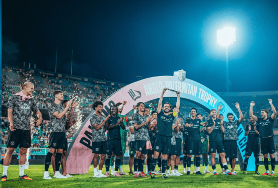 包含狼队取胜庆祝,期待下一场对阵曼城的对决的词条 包含狼队取胜庆祝,期待下一场对阵曼城的对决的词条