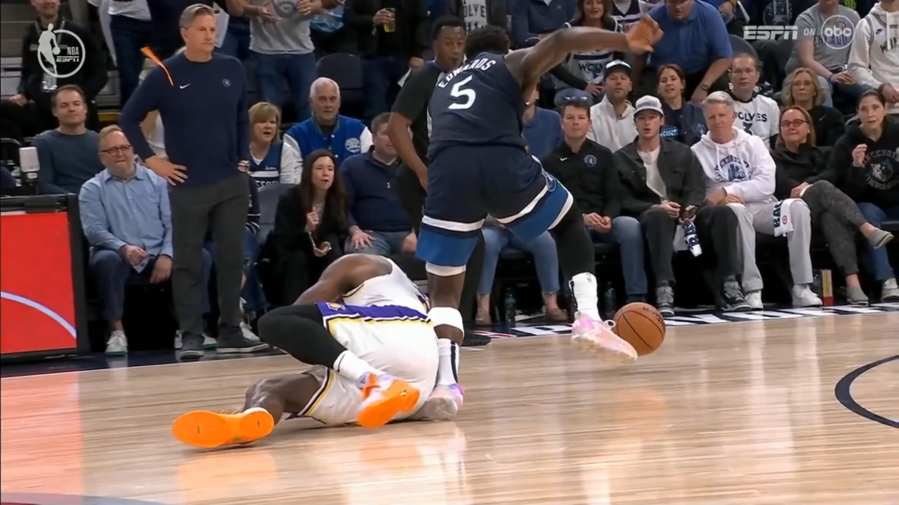 包含拉齐奥后卫受伤退场,球队战绩受影响的词条 包含拉齐奥后卫受伤退场,球队战绩受影响的词条