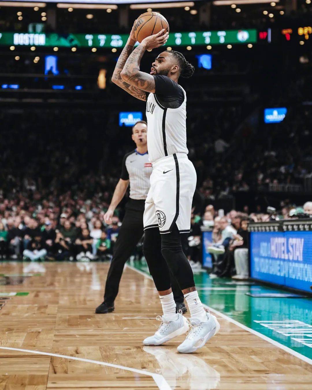 篮网大胜步行者,豪取十连胜! 篮网大胜步行者,豪取十连胜!