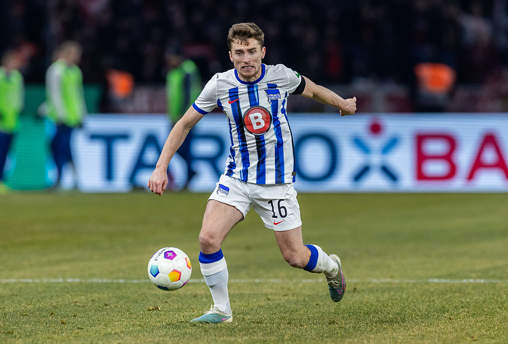 雷火电竞简介-关于柏林赫塔主场失利，积分再度滑落的信息