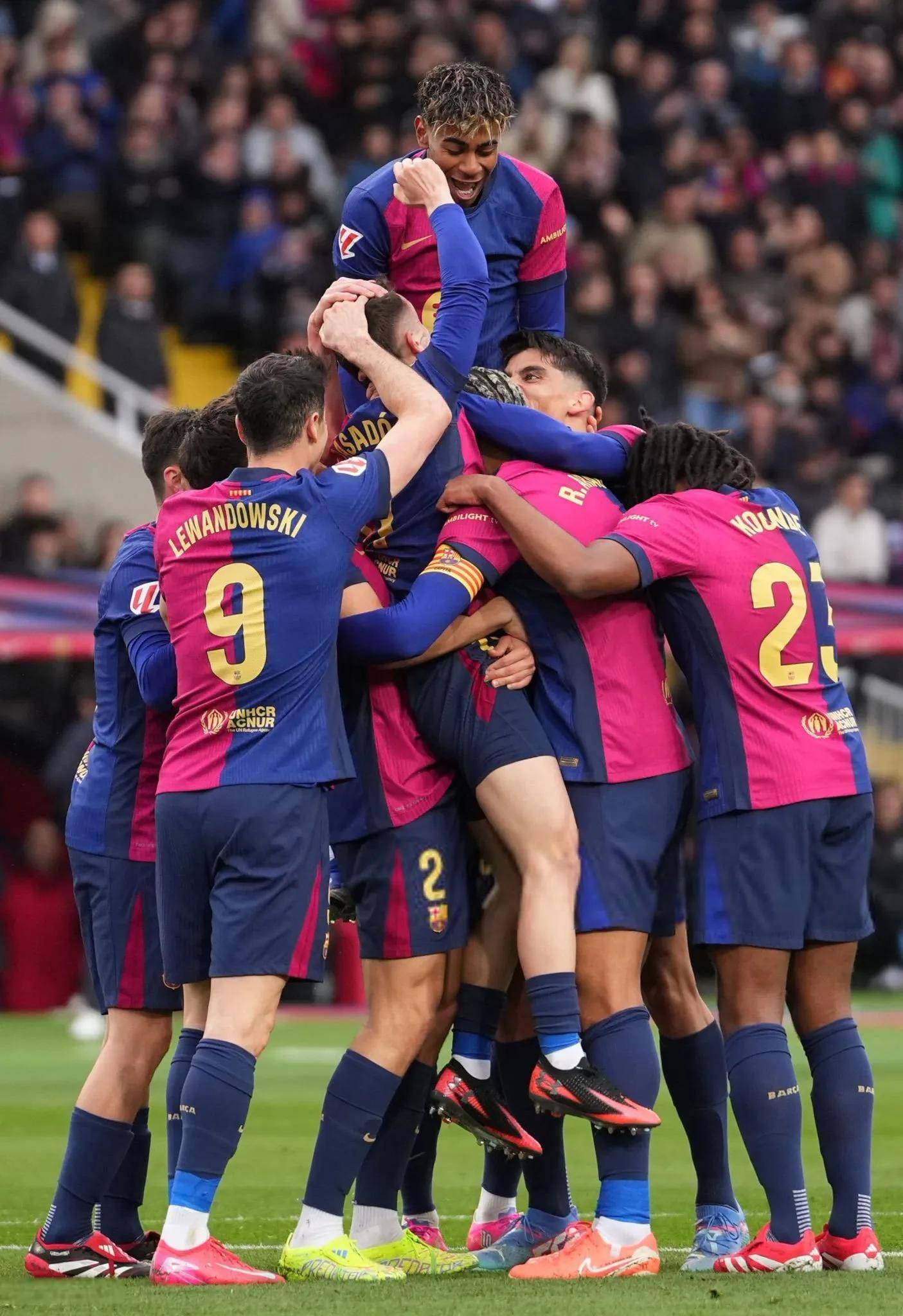 雷火电竞官网-关于大巴黎比战胜曼联，领跑小组的信息