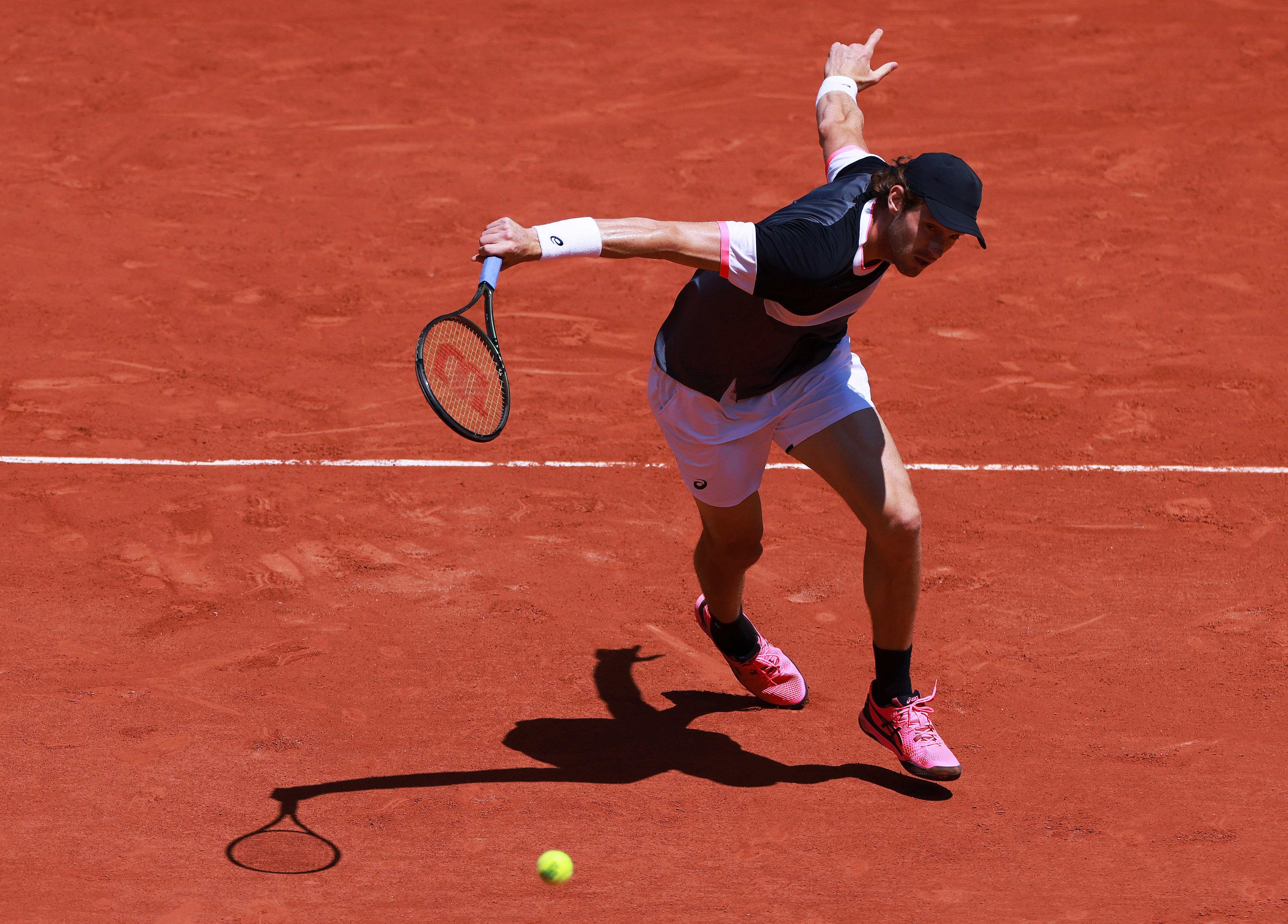 雷火电竞入驻-法网轻取拉沃尔杯，鲁德高光表现的简单介绍