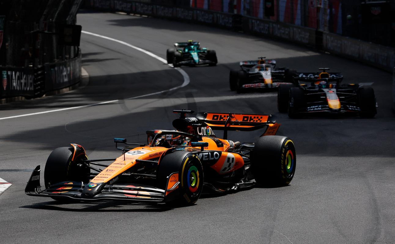 迈凯伦力克红牛车队，佩雷兹惊艳四座