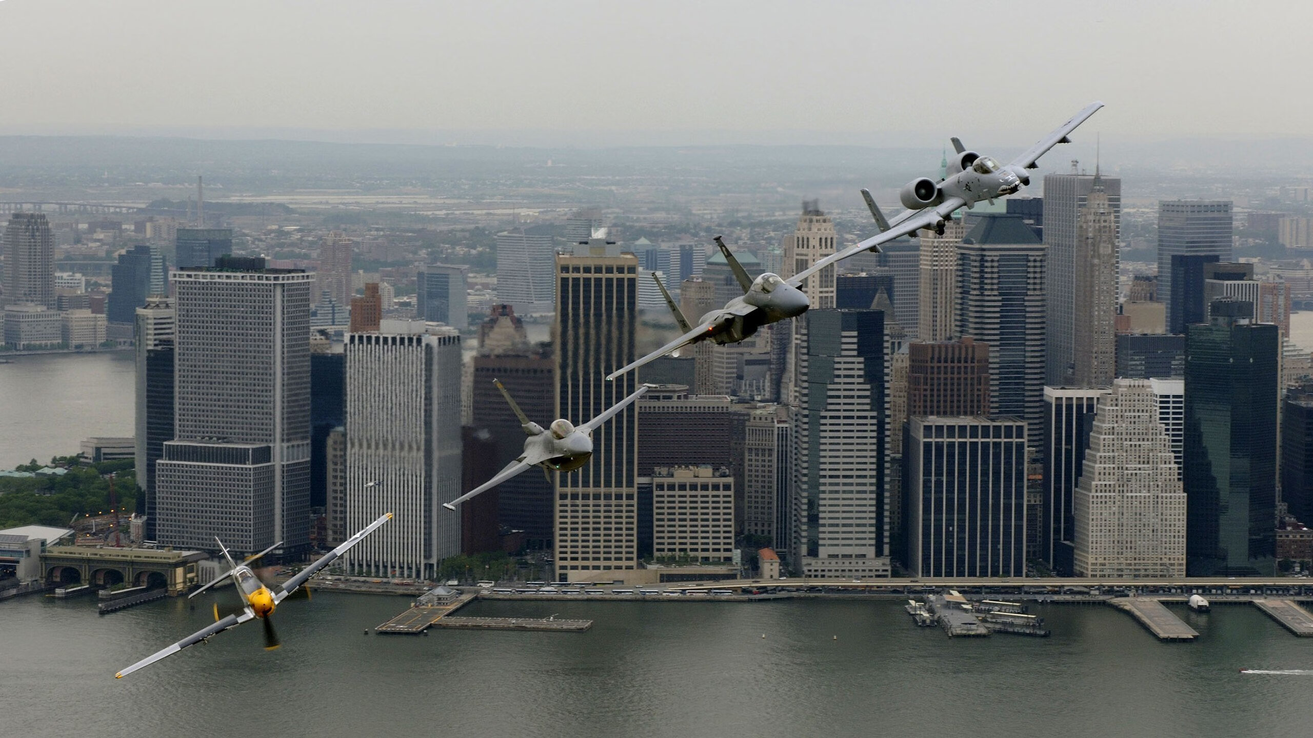 足球的暴力美学，哈兰德的个人歼灭战与玻利维亚的集体绞杀术