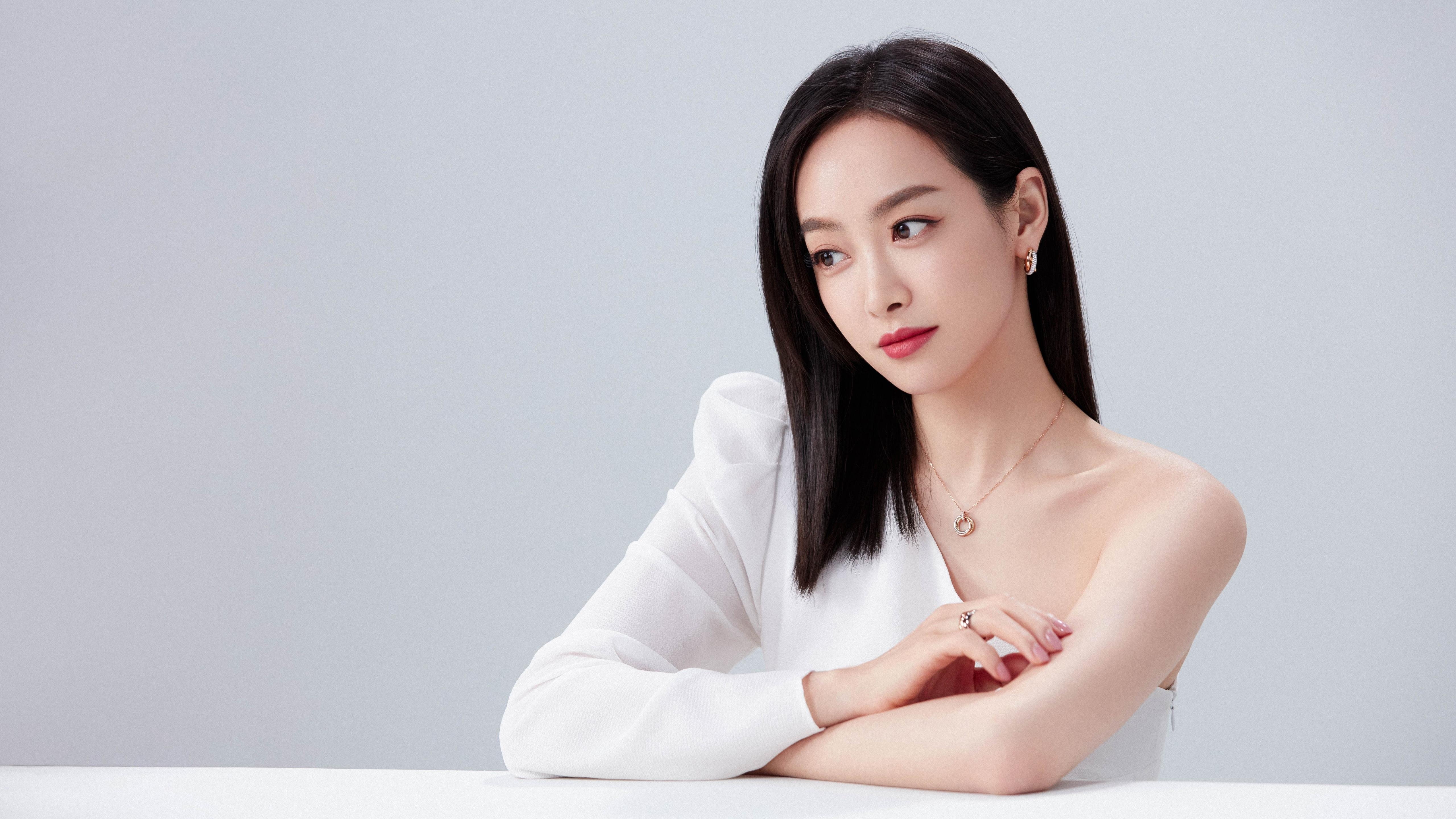 雷火电竞主播-冰川之盾与火焰之刺，帕尔默如何用防守艺术锁死毕尔巴鄂的狂潮