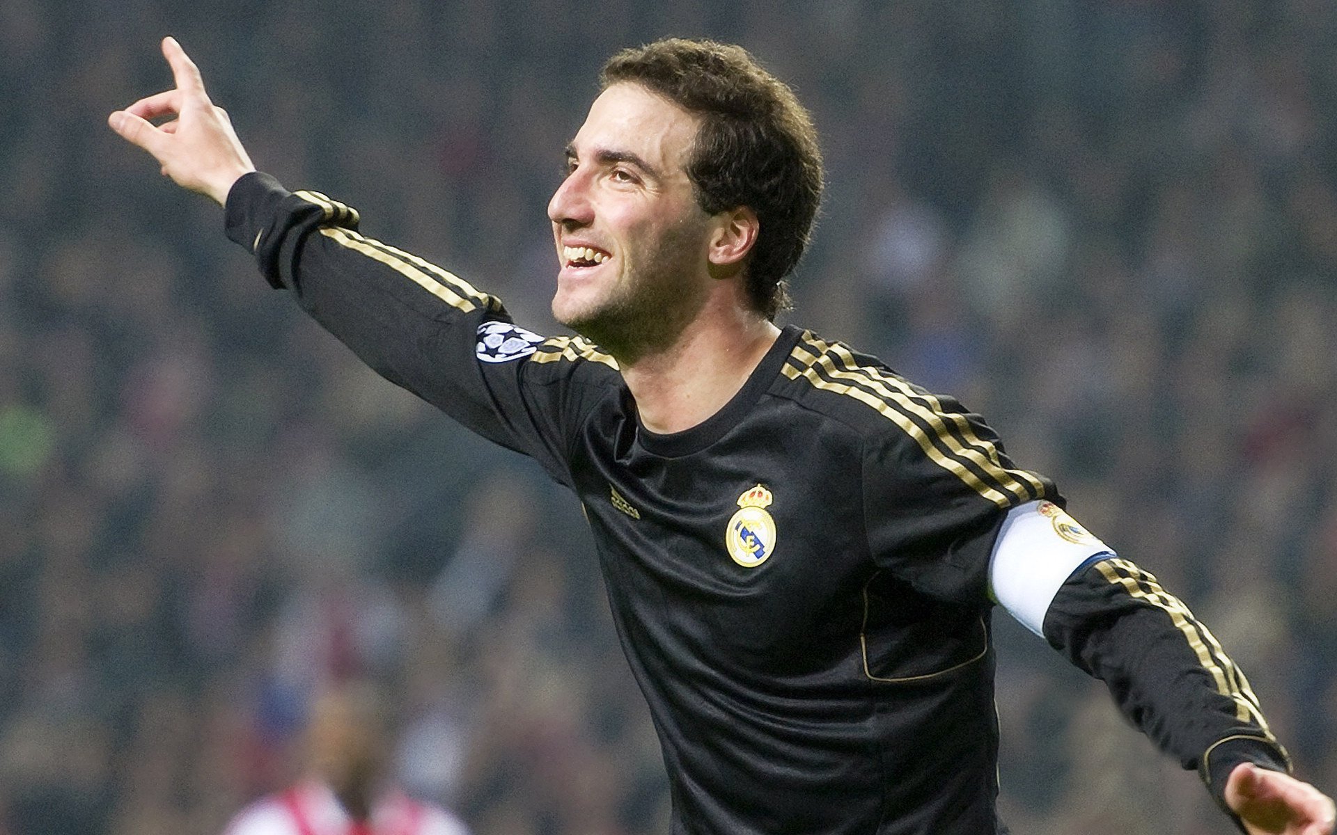 雷火电竞充值-足球的暗面与亮面，伊拉克掀翻马德里竞技，卡塞米罗在欧冠决赛接管比赛